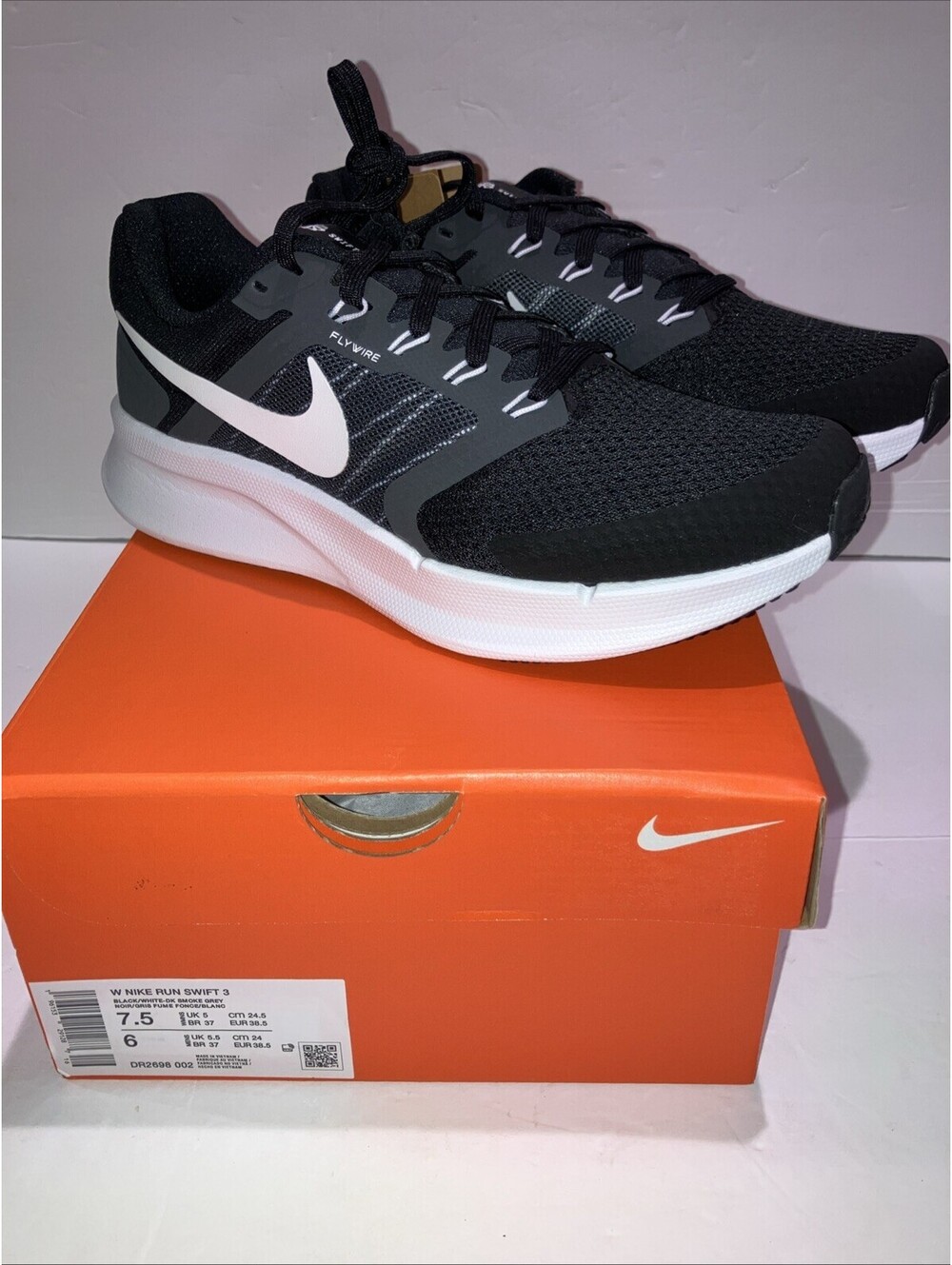 Nike Run Swift 3 Running Shoe Womens Size 7.5 Wide Black/White DV7889002 NEW